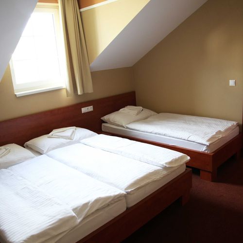 Apartament 5-osobowy z prysznicem z klimatyzacją (możliwa dostawka)