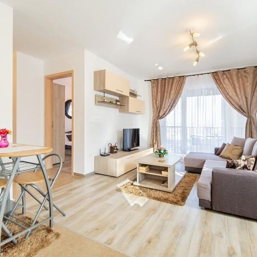 Apartament la etaj cu vedere spre grădină cu 2 camere pentru 4 pers.