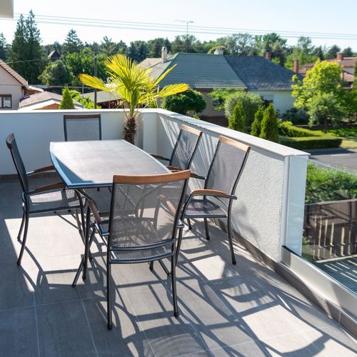 Apartament premium la etaj cu 3 camere pentru 5 pers.