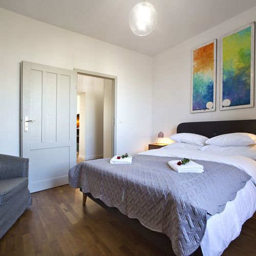 Apartament 4-osobowy na piętrze Standard Plus z 2 pomieszczeniami sypialnianymi