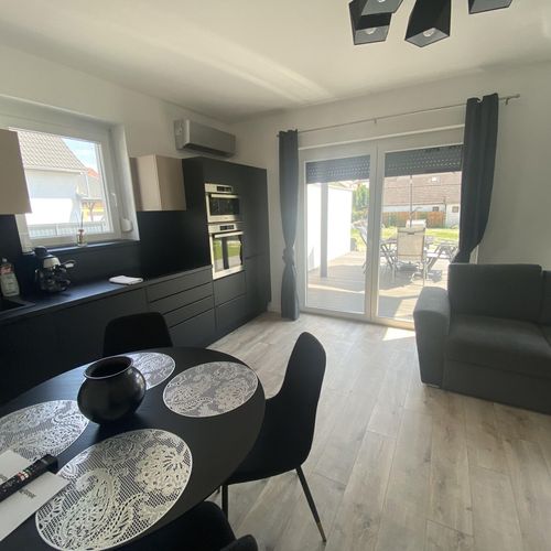 Apartament premium la parter cu 3 camere pentru 6 pers. (se poate solicita pat suplimentar)