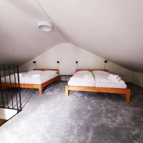 Apartament cu duș cu chicinetă proprie cu 1 camera pentru 6 pers.