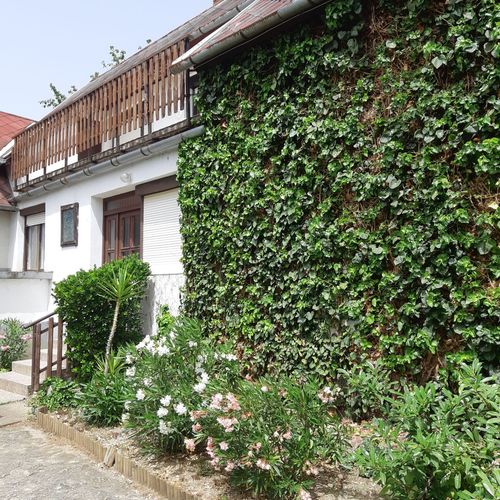 Apartament cu balcon cu vedere spre lac cu 3 camere pentru 10 pers.