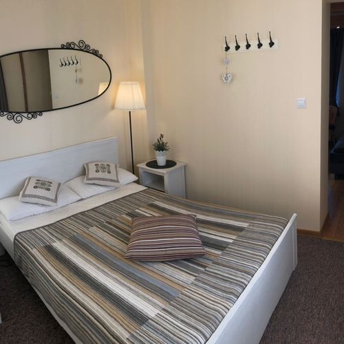 Apartament 3-osobowy typu Twin z balkonem z 2 pomieszczeniami sypialnianymi