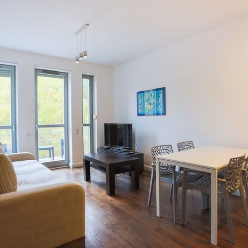Apartament 4-osobowy na piętrze z balkonem z 2 pomieszczeniami sypialnianymi