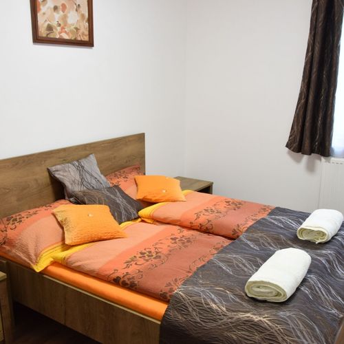 Apartament premium cu vedere spre lac cu 2 camere pentru 4 pers.