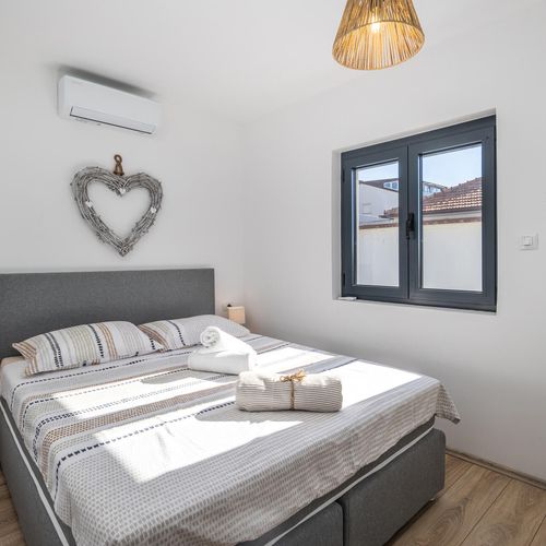 Apartament pentru 4 pers. (se inchirieaza doar integral)