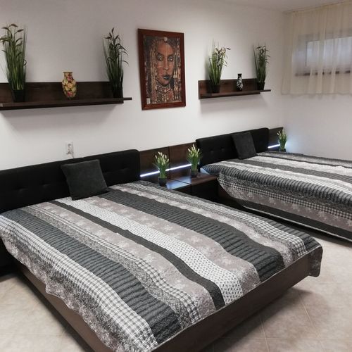 Apartament pentru 6 pers. (se inchirieaza doar integral)