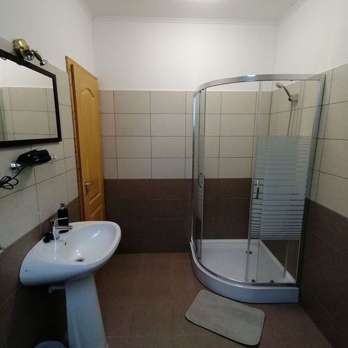 Pokój 1-osobowy z łazienką z widokiem na las