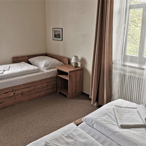 Apartman s balkónem se sprchou s manželskou postelí s 1 ložnicí (s možností přistýlky)