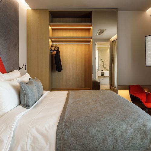 Suita penthouse cu 2 camere pentru 4 pers.