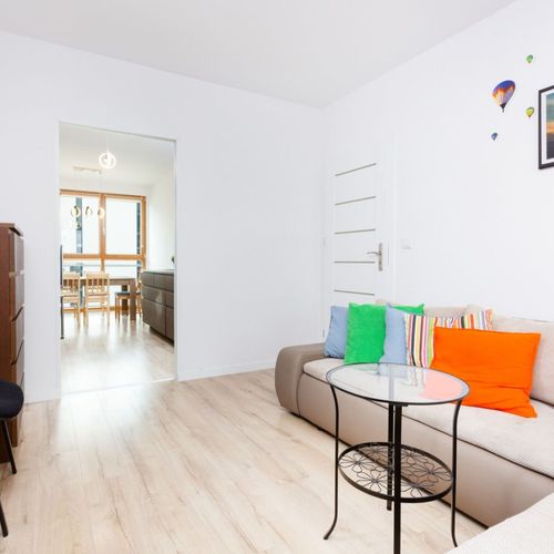 Apartman pro 8 os. se 4 ložnicemi s výhledem na město na poschodí