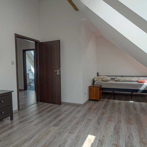 Rodinný Apartman pro 5 os. se 2 ložnicemi v podkroví
