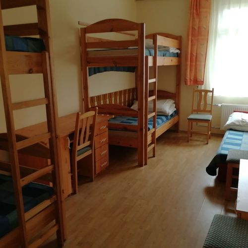 Pokój 5-osobowy Junior ze wspólną łazienką