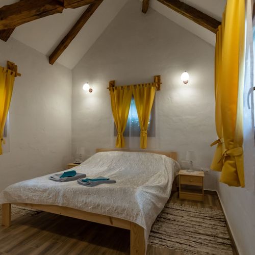 Rekreační dům (jako celek) s galérií  s manželskou postelí (s možností přistýlky)