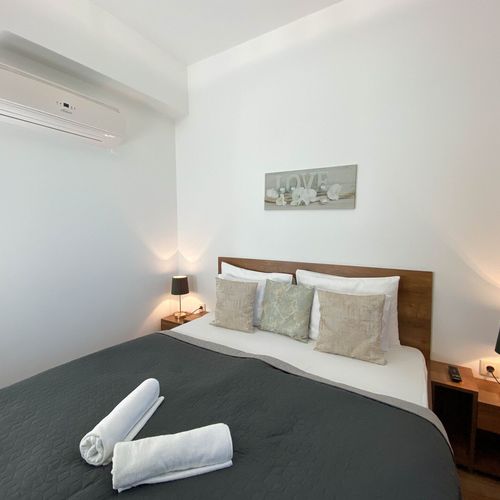 Apartament deluxe la etaj cu 2 camere pentru 4 pers.