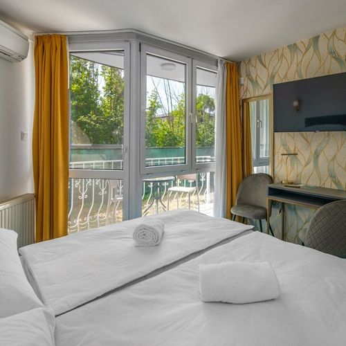Camera dubla classic cu balcon