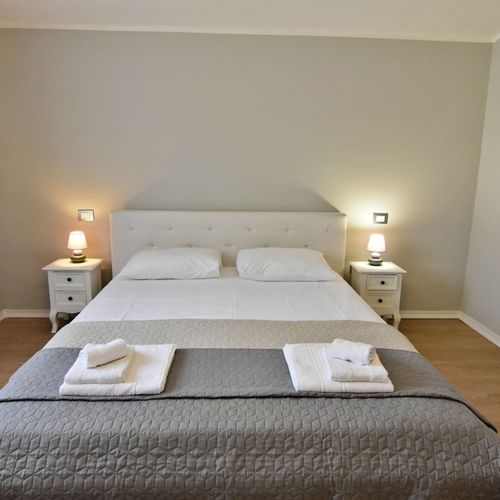 Apartman s balkónem pro 4 os. se 2 ložnicemi na poschodí