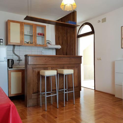 Apartament 4-osobowy z klimatyzacją z tarasem z 1 pomieszczeniem sypialnianym A-18754-a