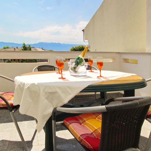 Apartament cu aer condiționat cu terasă cu 2 camere pentru 4 pers. A-18778-b