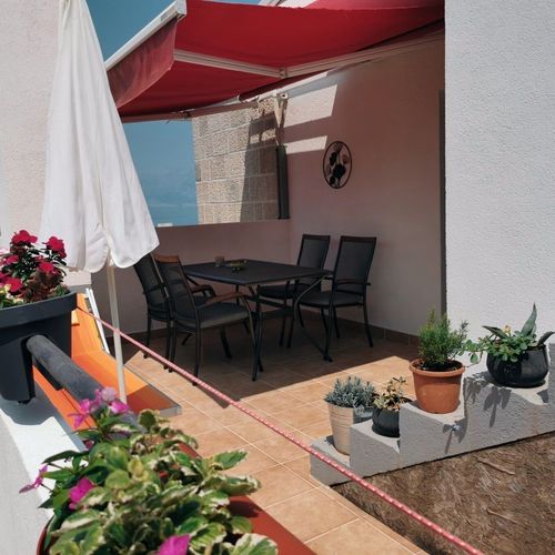 Apartament 3-osobowy z klimatyzacją z widokiem na morze z 1 pomieszczeniem sypialnianym A-18955-a