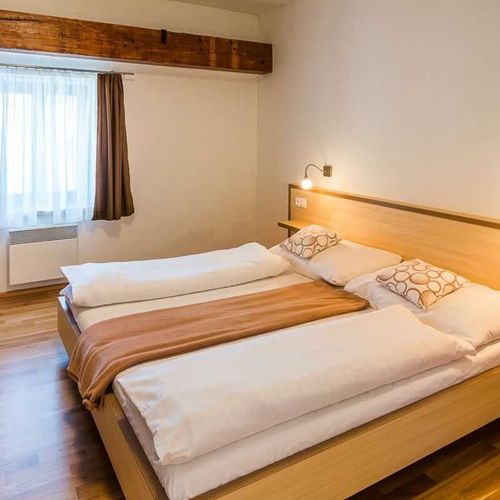 Apartman se sprchou s privátní koupelnou mimo apartmán pro 6 os. (s možností přistýlky)