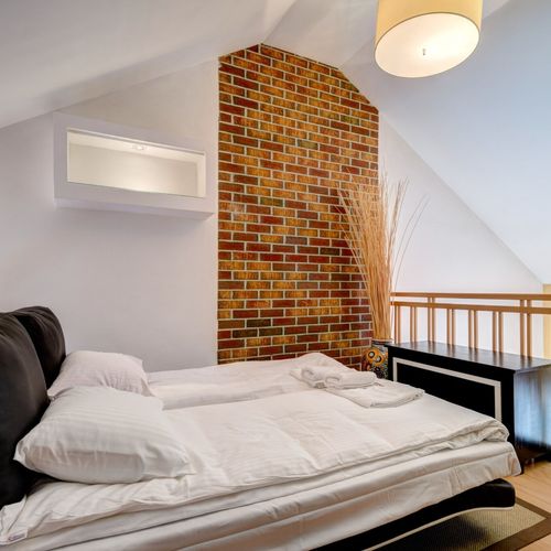Apartament 6-osobowy z balkonem z antresolą