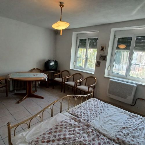 Apartament romantică la parter cu 2 camere pentru 5 pers. (se poate solicita pat suplimentar)