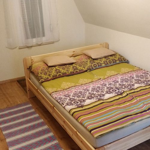 Casă de vară întreaga unitate cu vedere spre râu pentru 2 pers. (se inchirieaza doar integral) (se poate solicita pat suplimentar)