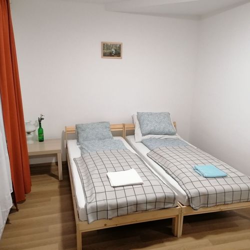 Camera twin premium cu baie