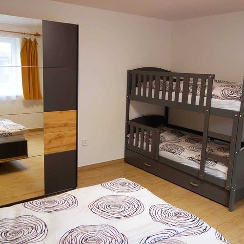 Apartament cu duș cu bucătărie proprie pentru 5 pers.