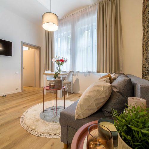 Apartman se sprchou s privátní koupelnou mimo apartmán pro 2 os.