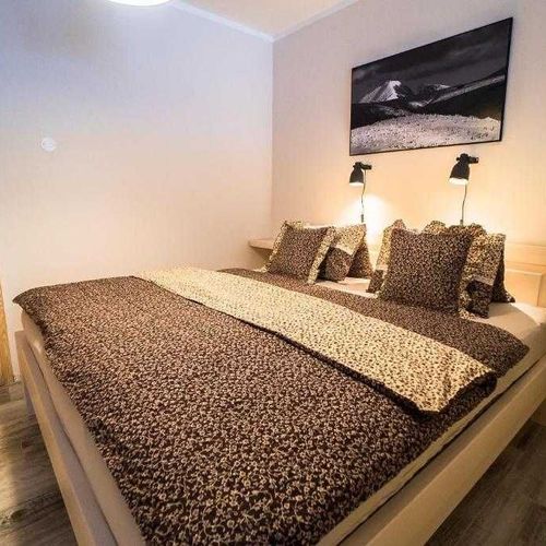 Apartman se sprchou s privátní koupelnou mimo apartmán pro 2 os.