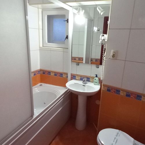 Camera dubla premium cu baie