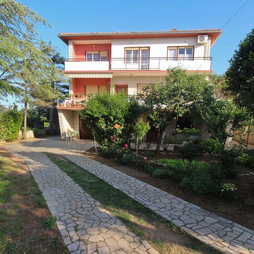 Apartament cu aer condiționat cu terasă cu 3 camere pentru 8 pers. A-18758-a