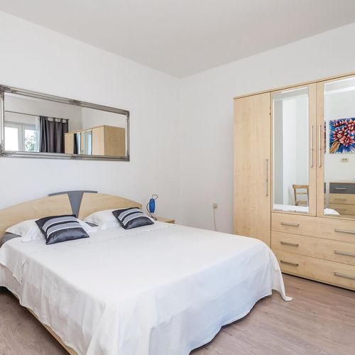 Apartament 5-osobowy 