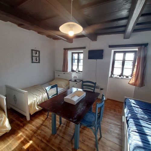 Apartament cu baie cu bucătărie proprie pentru 5 pers. (se inchirieaza doar integral)