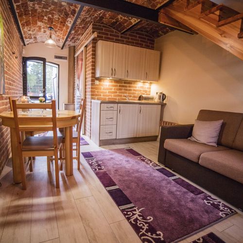 Apartament 5-osobowy "B" z widokiem na las z 3 pomieszczeniami sypialnianymi