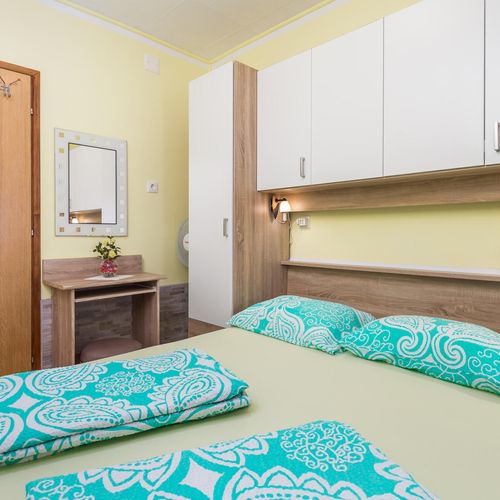 Apartament pentru 5 pers. (se inchirieaza doar integral)