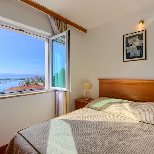 Pokój 2-osobowy z widokiem na morze z widokiem na miasto (możliwa dostawka)