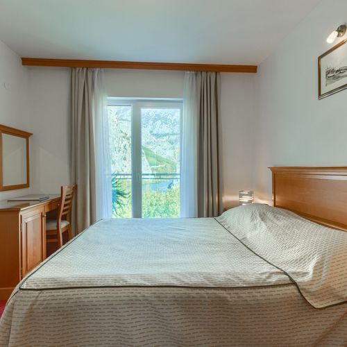 Pokój 2-osobowy z widokiem na rzekę z widokiem na góry