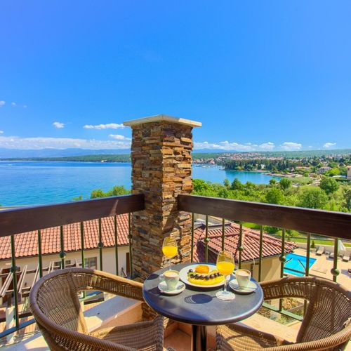 Pokój 2-osobowy Family z balkonem (możliwa dostawka)