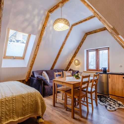 Apartament romantică la etaj cu 1 camera pentru 4 pers.
