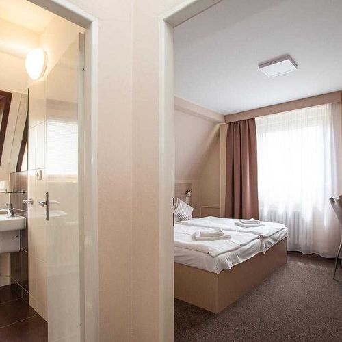 Pokój 2-osobowy Standard z prysznicem