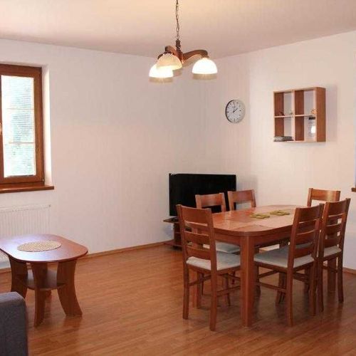 Apartament la parter cu 1 camera pentru 4 pers. (se poate solicita pat suplimentar)