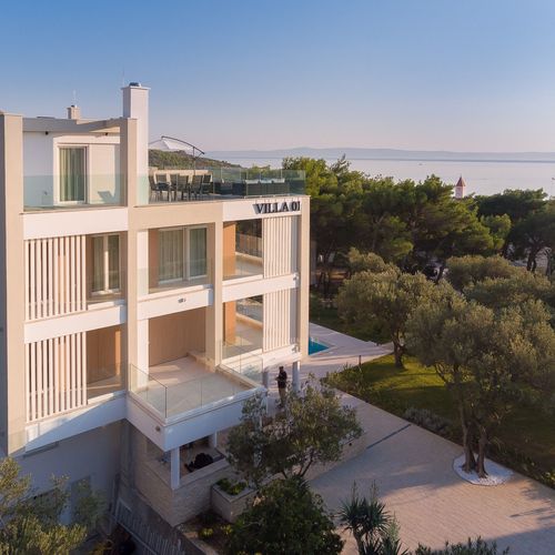 Apartament 8-osobowy z klimatyzacją z 3 pomieszczeniami sypialnianymi A-19144-a