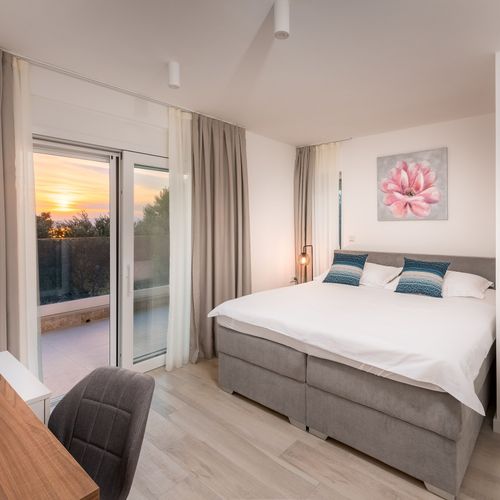 Apartament 4-osobowy z klimatyzacją z tarasem z 1 pomieszczeniem sypialnianym A-19144-b