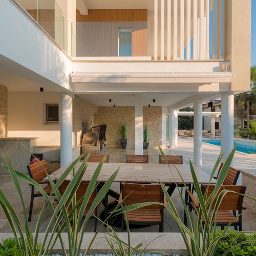 Apartament 6-osobowy z klimatyzacją z tarasem z 2 pomieszczeniami sypialnianymi A-19144-c