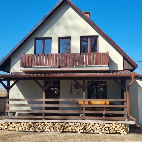 Casă de vară întreaga unitate cu aer condiționat pentru 5 pers. (se inchirieaza doar integral) (se poate solicita pat suplimentar)