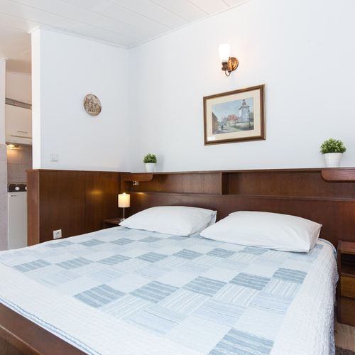 Apartament 2-osobowy z klimatyzacją z balkonem z 1 pomieszczeniem sypialnianym AS-19408-b